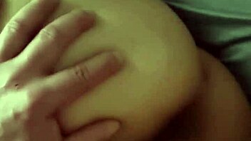 Pov - gostosa da bunda grande fodendo de lado