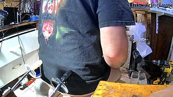 oh, i-i'm just doing some solo ass play here, feeling it all...