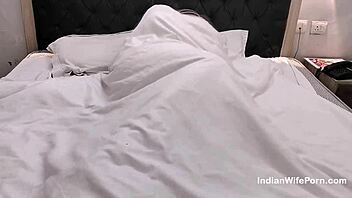 Indian wife enjoys seductive holiday sex with deepthroat in hotel