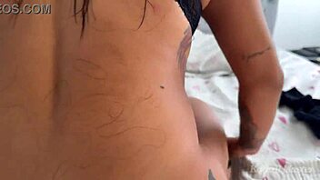 Wow pelacur muda 18+ memaki gue pas gue tusuk pantat ketat doggy!