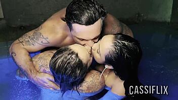 uhh i cant believe how good that chupada feels with two mouths on my cock like that