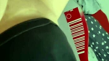 Pov - gostosa da bunda grande fodendo de lado