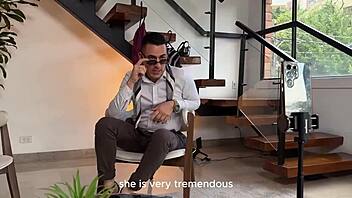 colombiana rubia de enormes tetas le pide que le folle su estrecho coño con su enorme verga follame y reforcemos la amistad