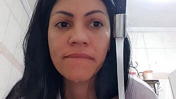 Oh wow, the faxineira is washing dishes with big tits out for mature Latina massage and masturbation sex