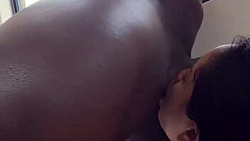 DEEPTHROAT QUEEN TAKES EVERY INCH IN HER MOUTH WITH PASSION