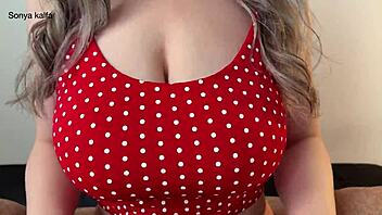 Curvy amateur beauty offers titfuck with big natural tits in first time homemade session