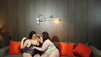 hey, check out these curvy bbw amateurs in intimate lesbian kissing and pussy licking action! 😘👩‍❤️‍💋‍👩