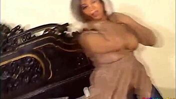 nadra chaudry pakistani nude with big ass and sexy natural tits in mujra 2021