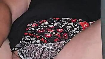 Milf squirt with huge dildo