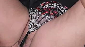 Milf squirt with huge dildo