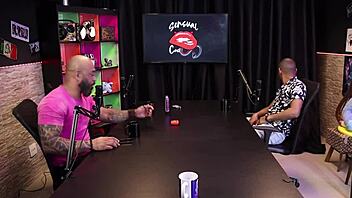 foi roubado financeiramente e teve a conversa sobre ter pau grande negro top delícia sheer red