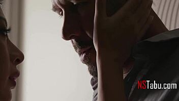 Curvy milf showing this tiny 18+ babe how a real sensual kiss leads to erotic scissoring and fingering 😘💋