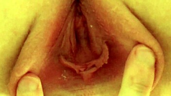 Real Homemade Redhead Teen Facesitting And Squirting In Wet Pussy Close Up!