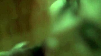 A La Chupona De Mi Vecina Le Encanta Tragarse Mi Leche Caliente