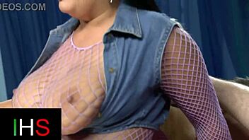 I join a hot threesome with a blonde and a brunette, rimming and fucking them hard.