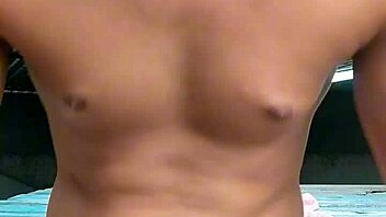 Vc vai achar estranho mais fui no terra�o para gozar na sua boquinha guando pedi para vc colocar a linguinha para fora leitei sua cara toda vc � minha sub