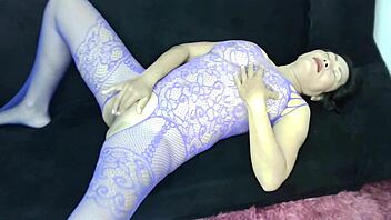 Thaiger rubs one out with big tits!