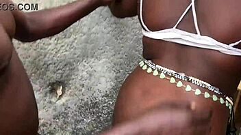 Curvy Ebony Babe Spreads Big Ass for Outdoor Creampie with Monster Cock