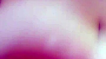 This Vietnamese girl puts on a casual show.