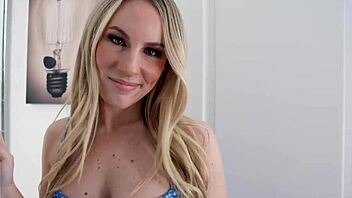 hey, this milf gets a guy excited for a photo