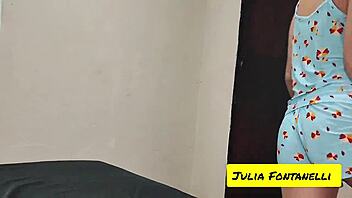 tia mostra pra sobrinha como sentar gostoso pro seu namorado