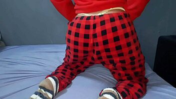 i took off my pajamas for him to suck my clit he made me excited with big cock fingering