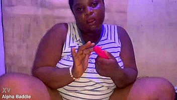 horny ghetto girl does her intro thing 😏