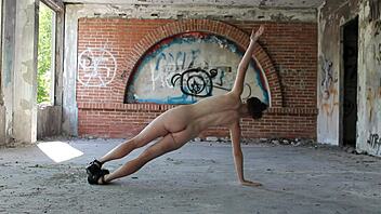 Naked Sport Session With Flexible Redhead Gymnast In Athletic Yoga Workout