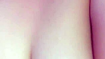 This Vietnamese girl puts on a casual show.