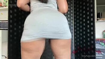 hey, why is nixlynka clapping that big ass in a tight latina dress?