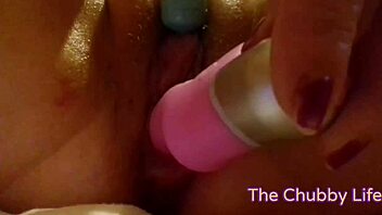 this mature milf plays with her big pussy in a homemade solo moment.