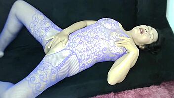 Thaiger rubs one out with big tits!