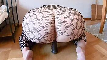 oh man, i love ridin this dildo in reverse cowgirl style