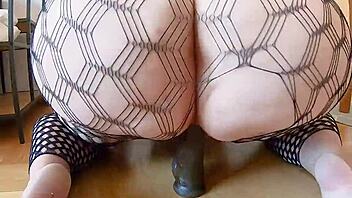 oh man, i love ridin this dildo in reverse cowgirl style