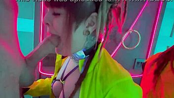 i uh... love givin' sloppy deepthroat in that wild rave bathroom publicly