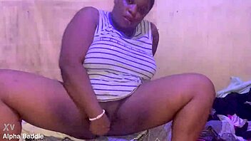 horny ghetto girl does her intro thing 😏