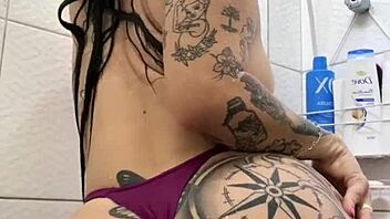 hey check out this compilation of colombian latina housewives flashing in various outdoor spots