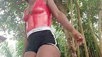 Hey fans check out this crazy workout dance with huge moves