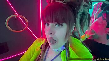 i uh... love givin' sloppy deepthroat in that wild rave bathroom publicly