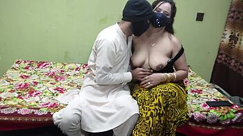 Pakistani Hot Aunty Invites Friend For Intense Ass Penetration With Hindi Audio