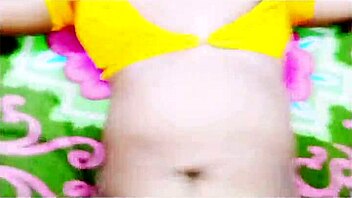 Indian bhabi moans dirty for hardcore daddy pounding