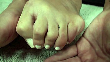 pull over those phat titties milf boobs too huge 😍🍈🔥