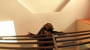 Lorena Sanchez craves hot cum on her face