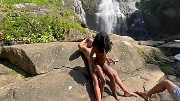 bastidores amateur com pretinha skinny slut anal 🔥🍑 veja tudo no red