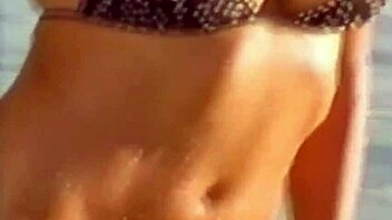 Heidi's Victoria's Secret bikini reveal