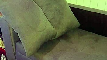 sundaydogood614 shaves smooth homemade lesbian pussy in update 1065 vid