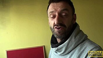 Pascalssubsluts MILF Bertetek Besar Amy Dibongkok Dan Muka Dikongkek 😈👠