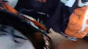 ebony beauty cums hairy in outdoor bushes