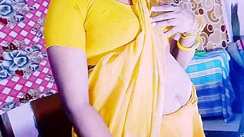 Indian bhabi moans dirty for hardcore daddy pounding