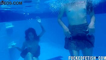 i can't stop watching yessica bunny and helen star's wet pool play